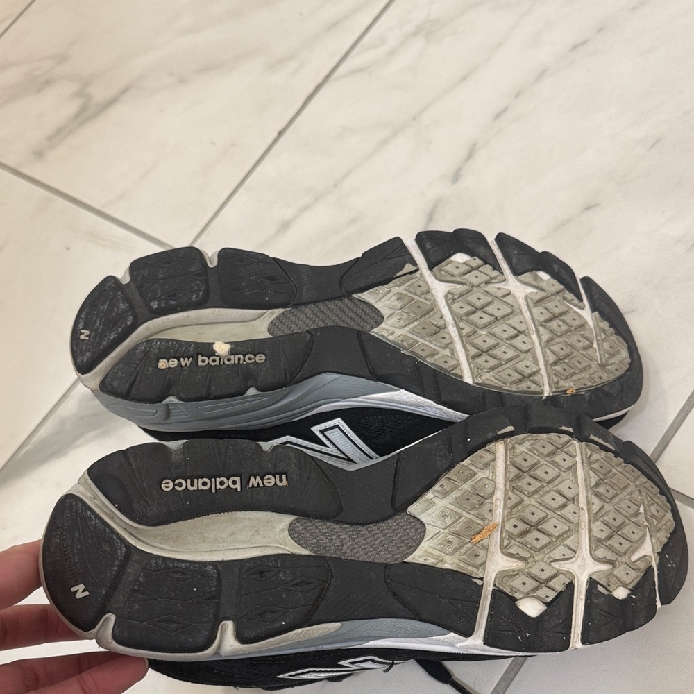 NEW BALANCE Made in USA 990 V4 Sneakers - Picture 6 of 8